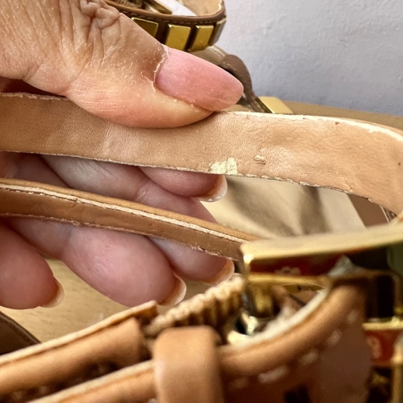 Guess Gladiator Brown Tan & Gold adornments hardware Flat Thong Sandals Zip back - Picture 13 of 16
